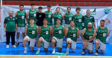 Estreno en casa con una contundente victoria del Úbeda Viva de baloncesto