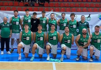 Estreno en casa con una contundente victoria del Úbeda Viva de baloncesto